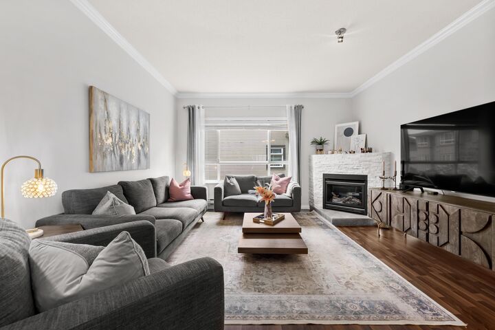 Property Photo: 9420 Ferndale Road 7 BC V6Y 0A7