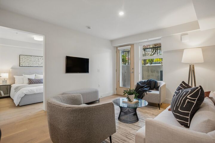 Property Photo: 378 W 45th Avenue 101 BC V5Y 0P6