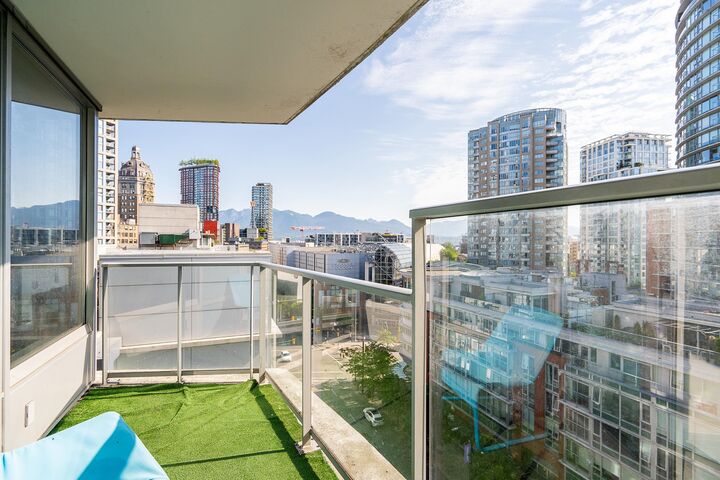 689 Abbott Street 1002 — photo 1