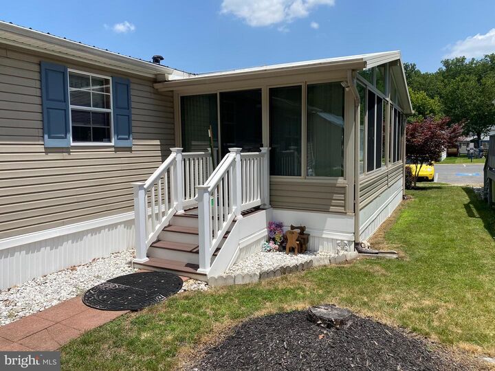 Property Photo:  7504 Gleneagle Drive  MD 20794 