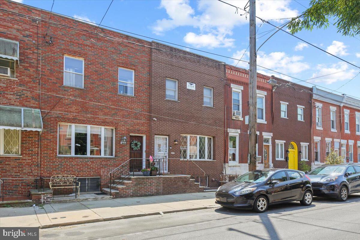 Property Photo: 1118 Wolf Street PA 19148