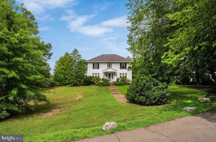Property Photo: 1803 Orchard Street VA 22302