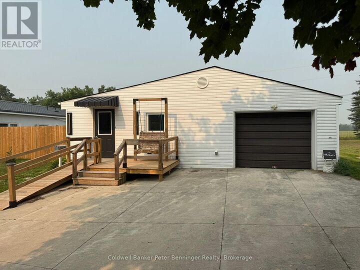 Property Photo:  23 Bluejay Court  ON N0G 2V0 