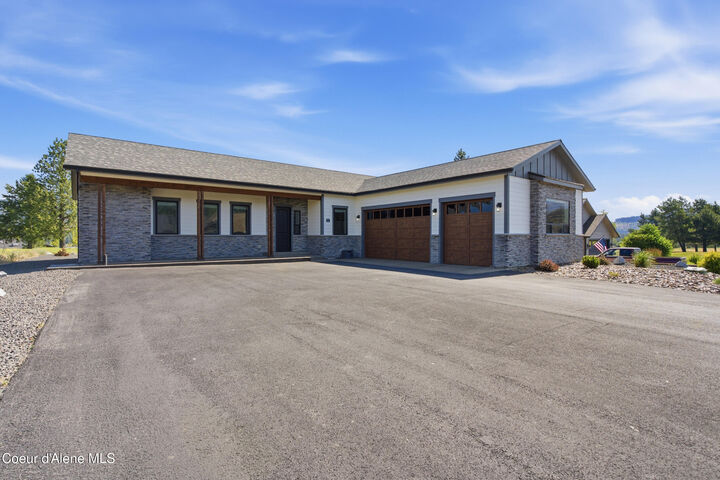 Property Photo:  575 Stoneridge Rd  ID 83804 