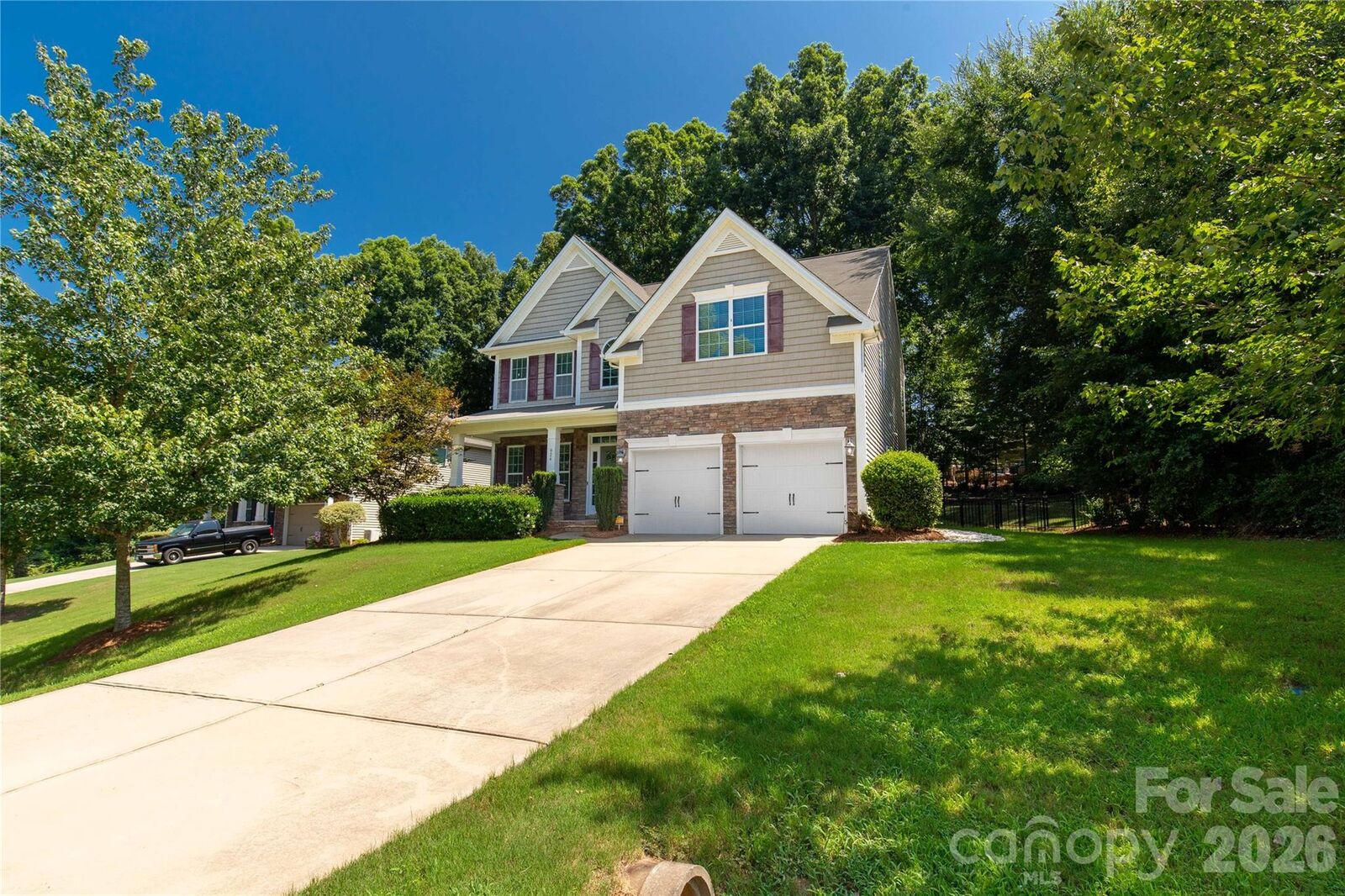 Property Photo: 924 Autumn Glen Court SC 29710