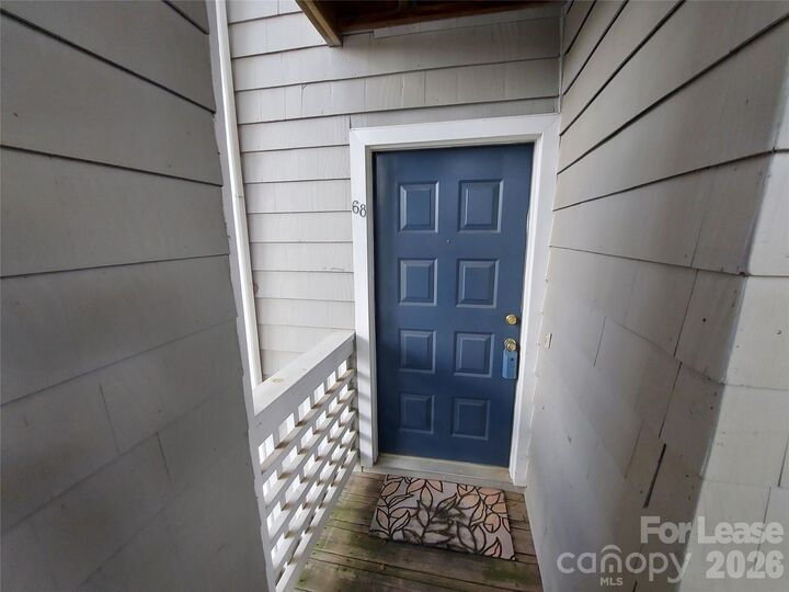 Property Photo:  226 Queens Road 68  NC 28204 
