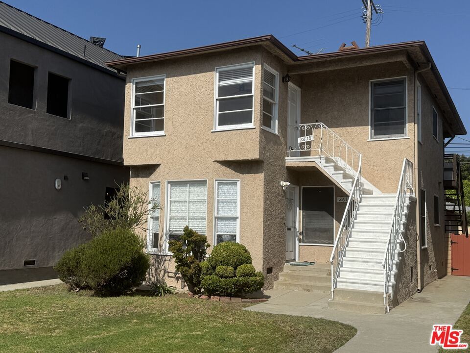 Property Photo: 2616 S Barrington Ave CA 90064