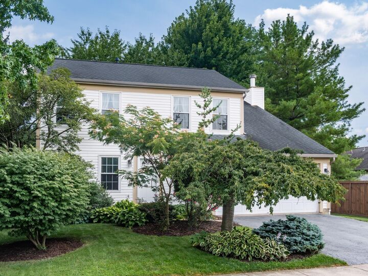 Property Photo: 3469 Rosburg Drive OH 43228