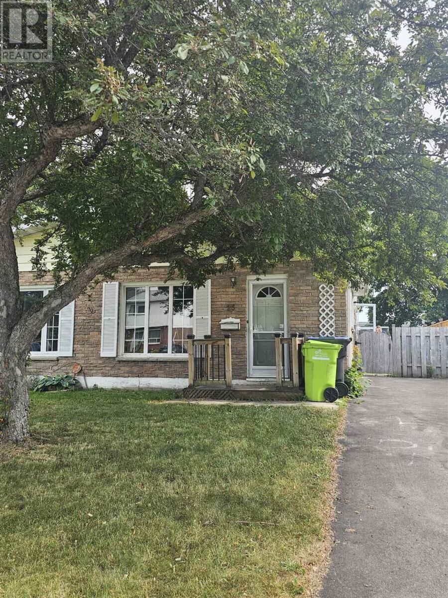 Property Photo: 25 Cambridge Dr ON P6A 6E8