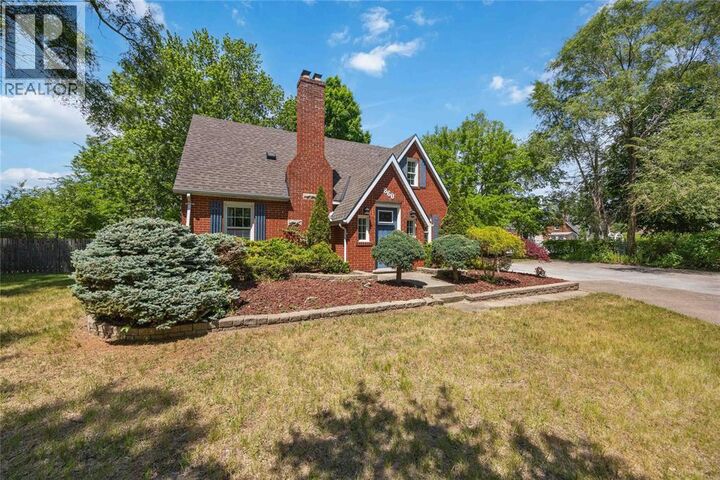 Photo de la propriété: 860 London Road ON N7T 4Y2