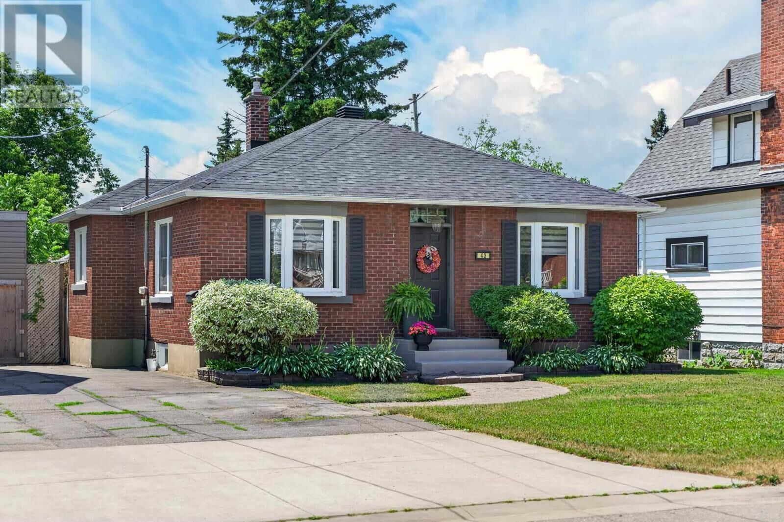 Property Photo: 43 Forest Ave ON P6B 1A3