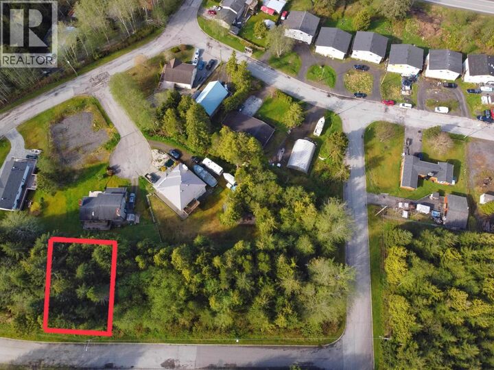 Property Photo:  916 Jubilee Drive  BC V0V 1G0 