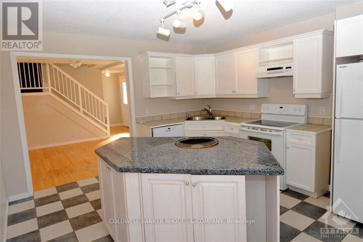 Photo de la propriété: 160 Mafeking Avenue A ON K1K 2V5