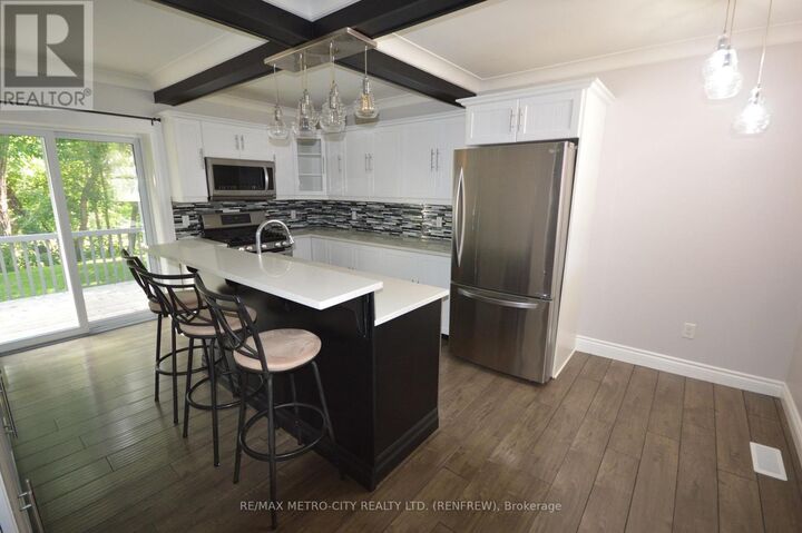 Property Photo: 447 Raglan Street South ON K7V 1R9