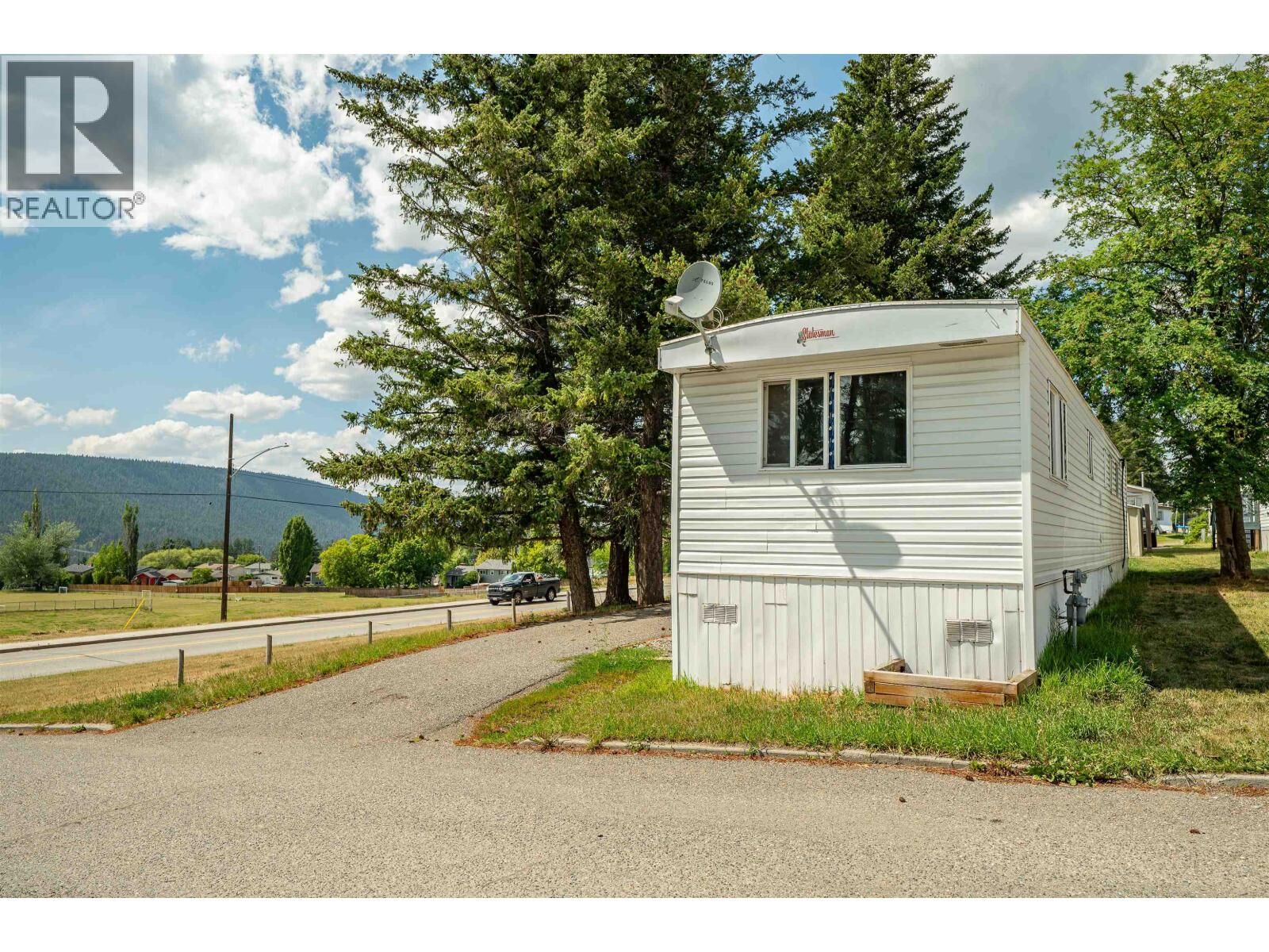 Property Photo:  770 11th Avenue 29  BC V2G 2M4 