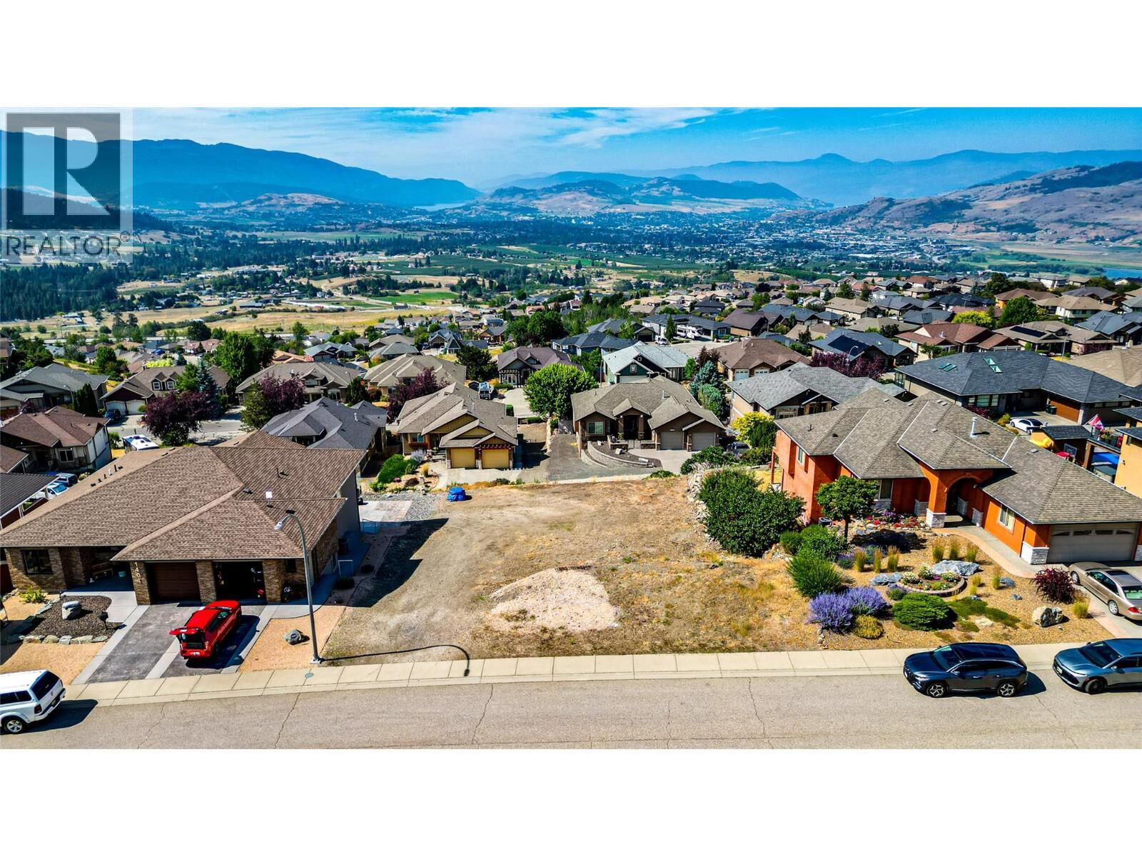 Property Photo:  1408 Red Mountain Place  BC V1B 4A3 
