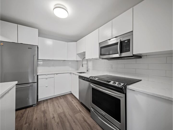 Property Photo:  1561 Vidal Street 318  BC V4B 5A7 
