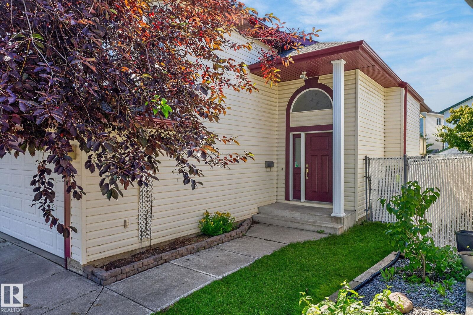 Property Photo: 227 Wyman Lane NW AB T6T 1M9