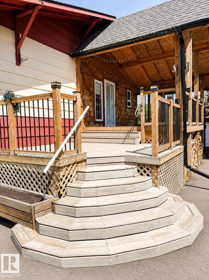Property Photo: 610 8 Avenue AB T9W 1B4