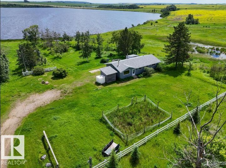 Property Photo: 4715 49 Avenue AB T0B 3T0