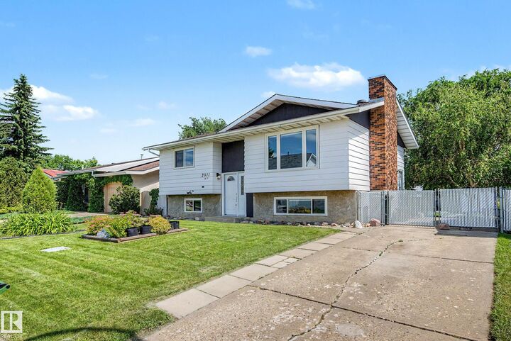 Property Photo: 2911 83 Street NW AB T6K 3A4