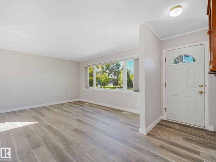 Property Photo:  37 Sheridan Drive  AB T8N 0J1 