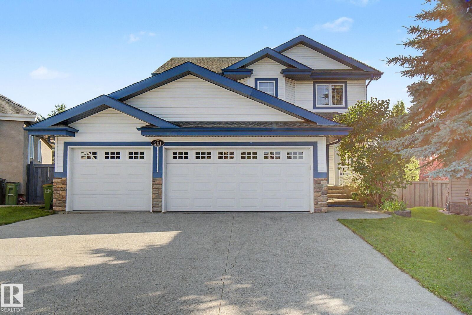 Property Photo:  5111 Terwillegar Boulevard NW  AB T6R 3P1 