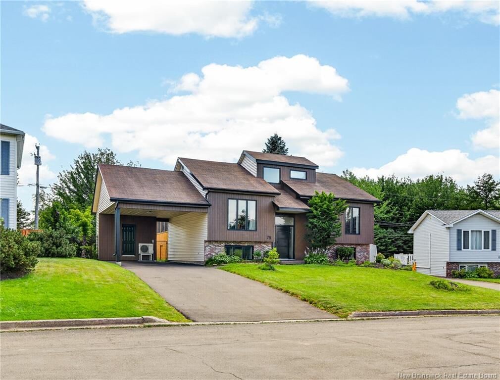 Property Photo:  78 Woodstone Crescent  NB E1G 1W1 