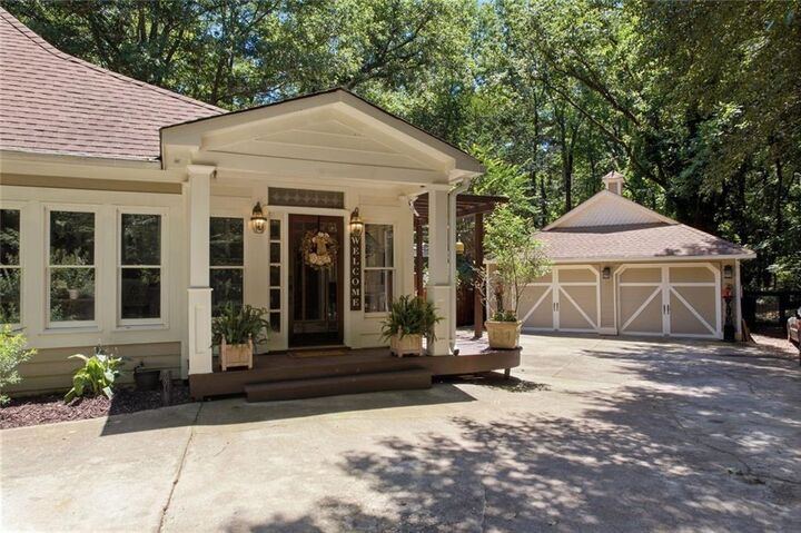 Property Photo: 1042 Bailey Road GA 30188