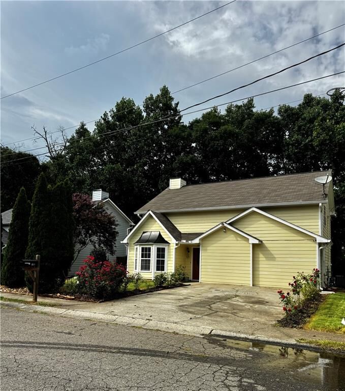 Property Photo:  811 Overlook Trail  GA 30115 