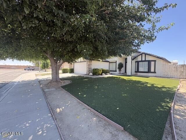 Property Photo: 2344 Langhorn Street CA 93535