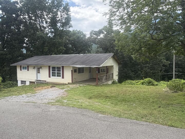 Property Photo: 211 S Oak Street TN 37397