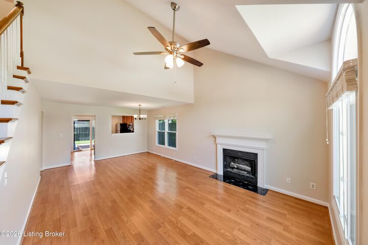 Property Photo: 4104 Bay Pointe Dr KY 40241