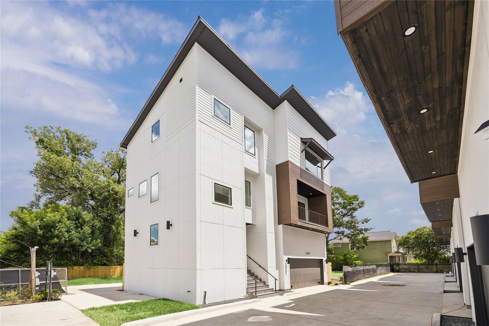 Property Photo: 1032 W 17th Street A TX 77008
