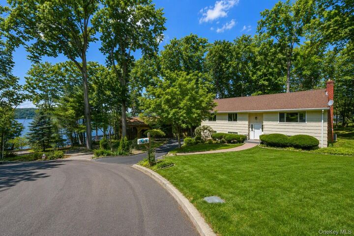 Property Photo: 6 Scarborough Circle NY 10510