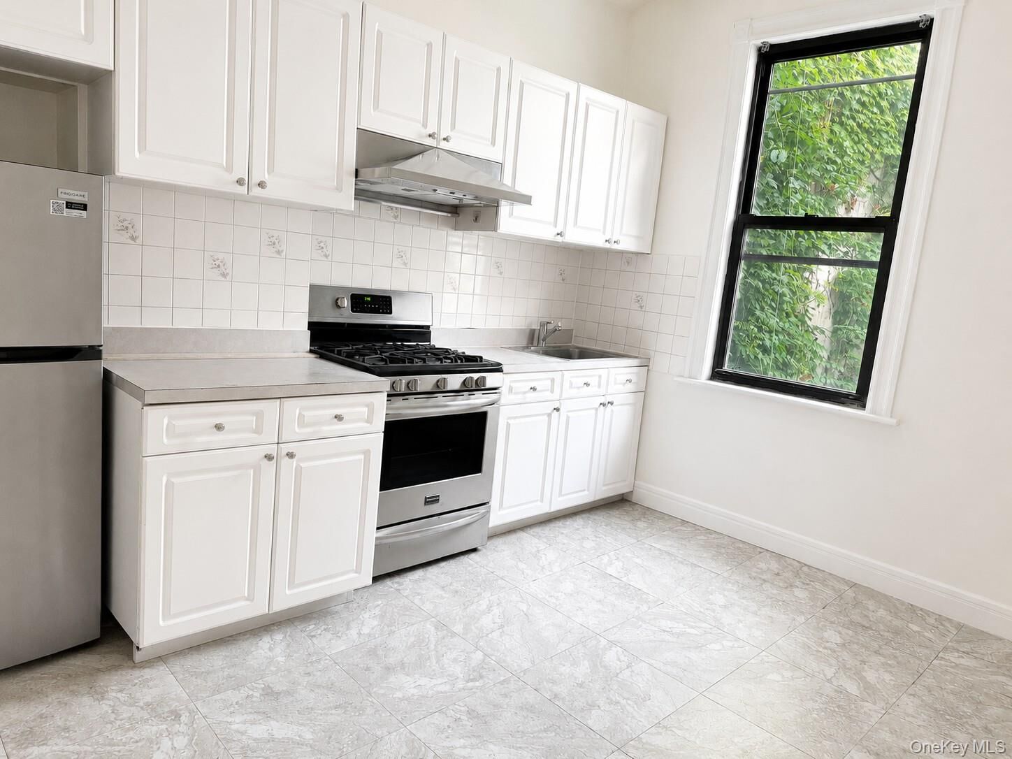 Property Photo:  3216 31st Avenue 1st Floor  NY 11106 