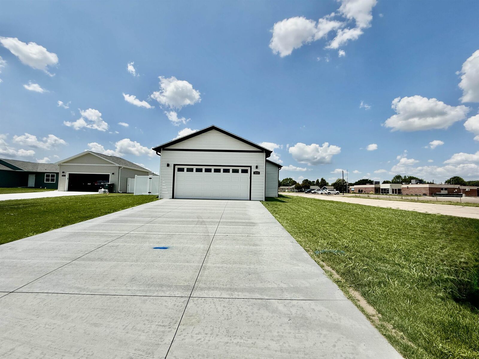 Property Photo: 1620 N Washington Ave NE 69101
