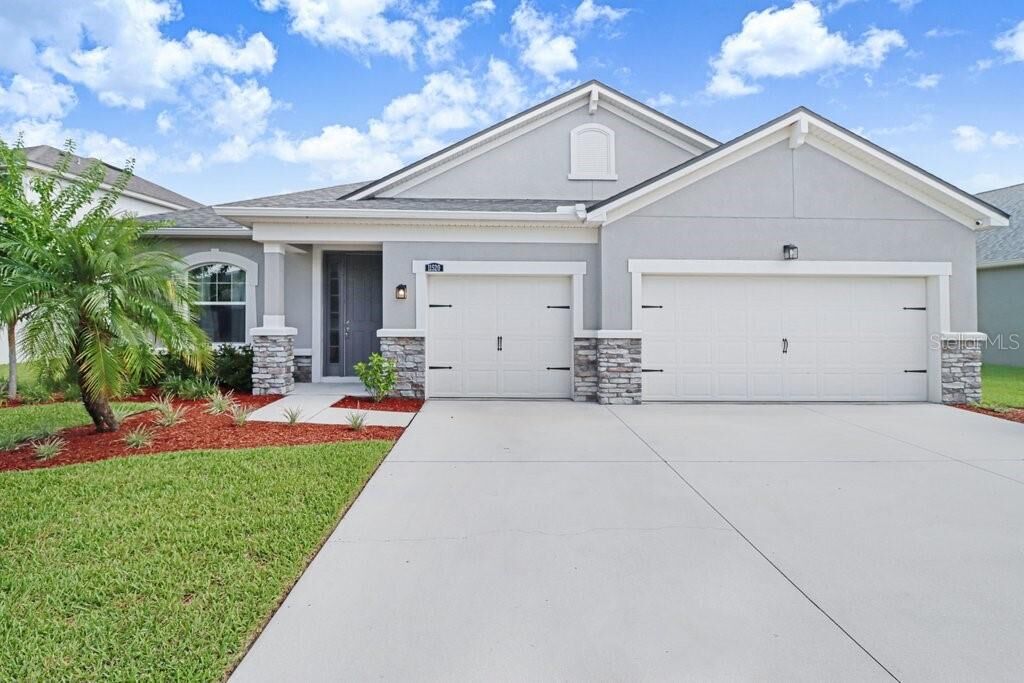 Property Photo:  11520 Blue Woods Drive  FL 33569 