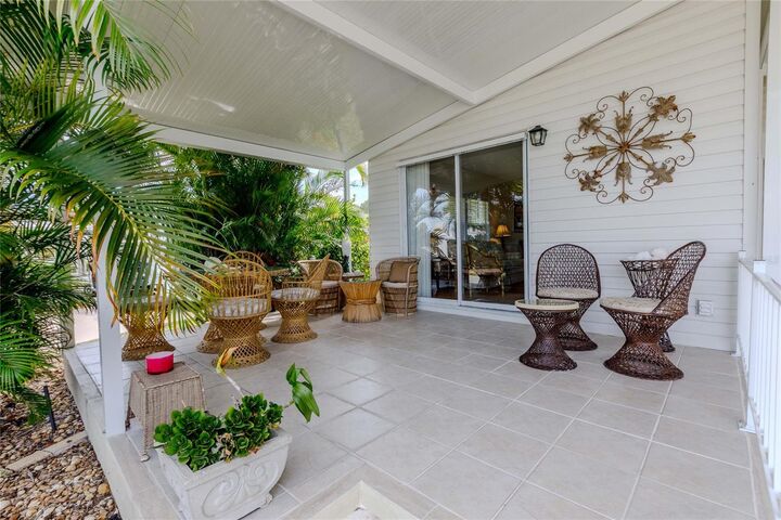 Property Photo: 2100 Kings Highway 1008 FL 33980