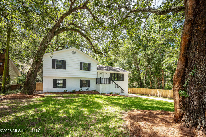 Property Photo:  2550 Davidson Road  MS 39564 