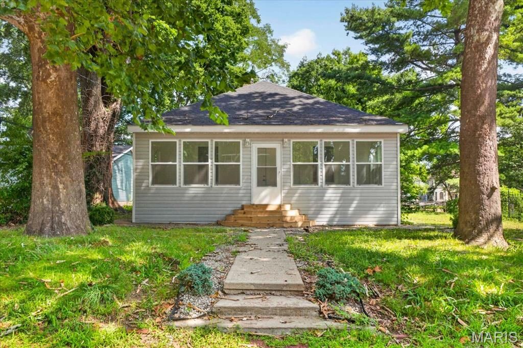 Property Photo: 2720 Walnut Street IL 62002