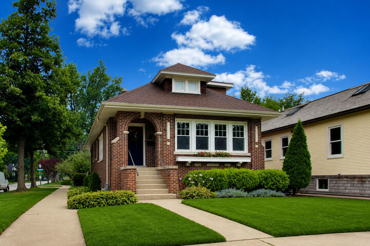 Property Photo: 101 16th Street IL 60091
