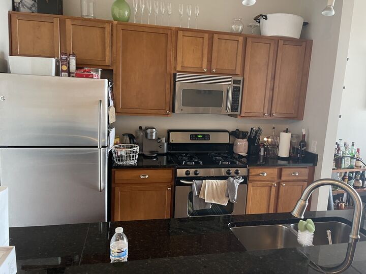 Property Photo: 647 Metropolitan Way 612L IL 60016