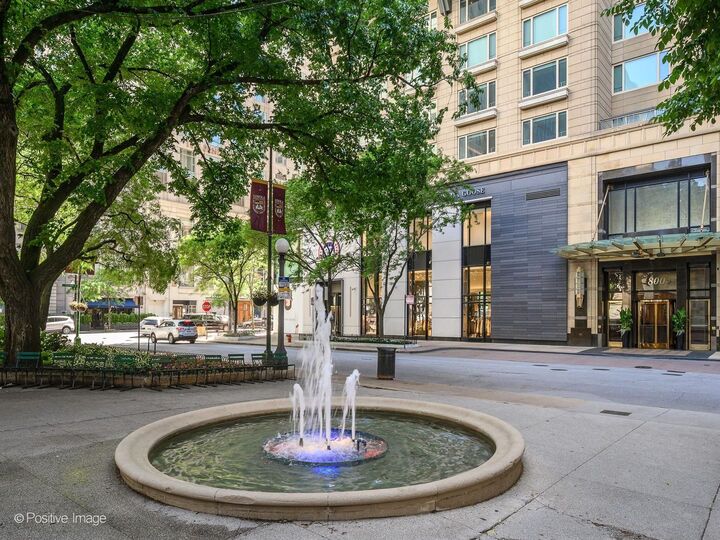 Property Photo: 800 N Michigan Avenue 4703 IL 60611