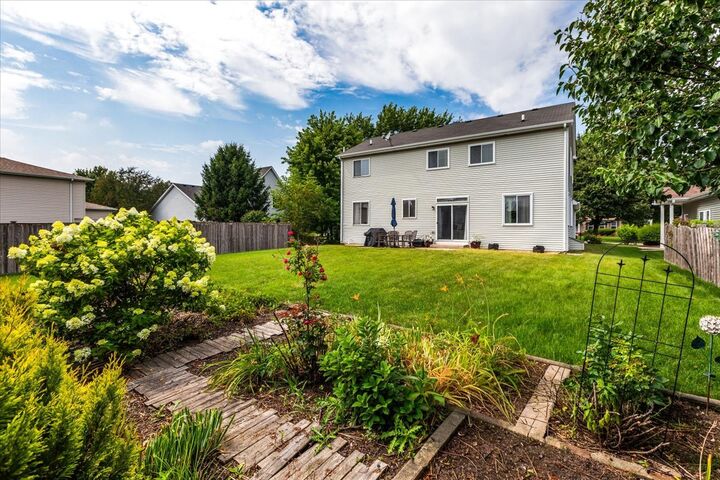 Property Photo: 24053 Nightingale Court IL 60585