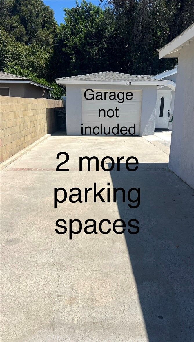 Property Photo:  1011 N Jackson Street  CA 92703 