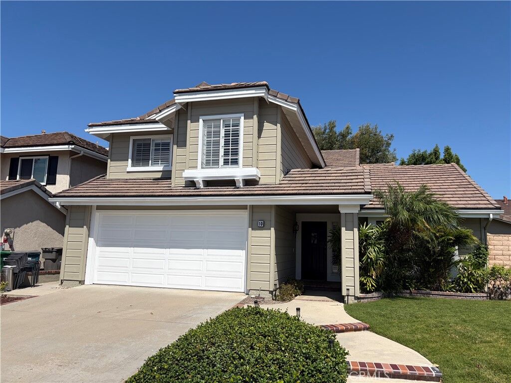 Property Photo:  10 Wickland  CA 92620 