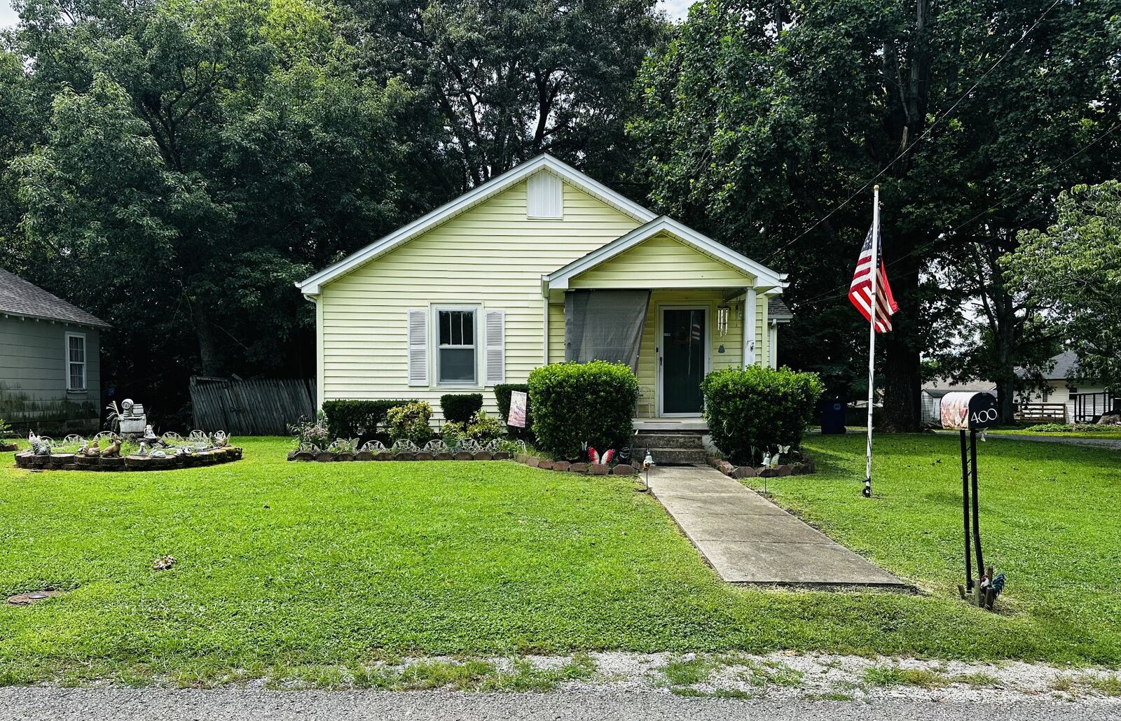 Property Photo: 400 Ray St TN 37160