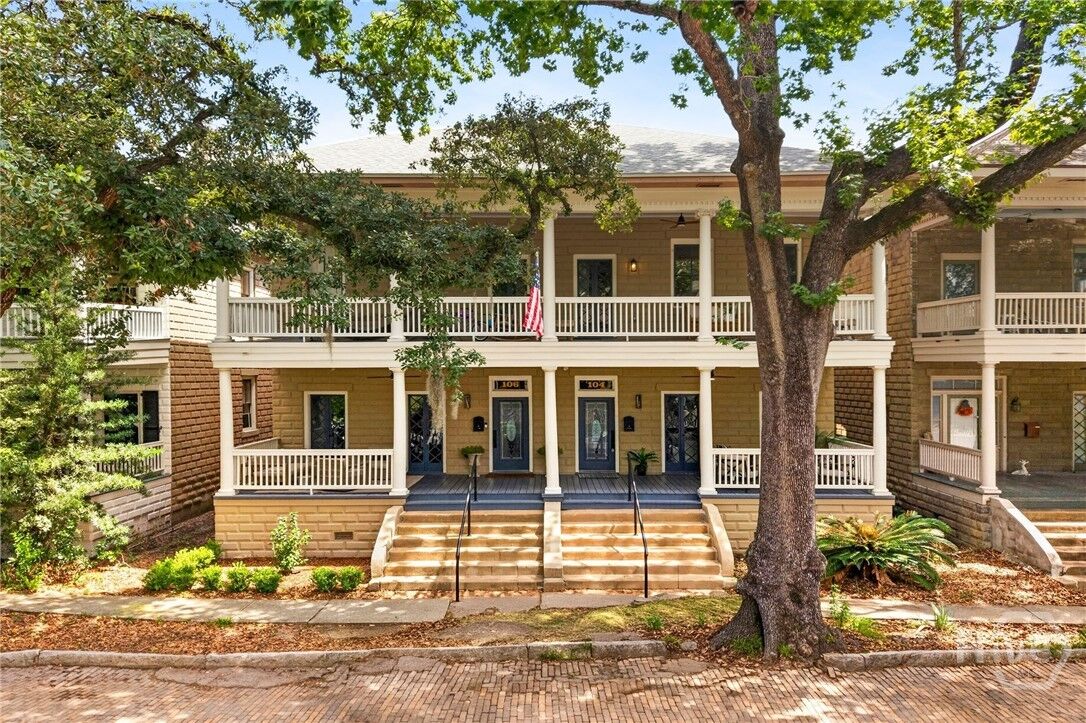 Property Photo:  104 W 38th Street  GA 31401 