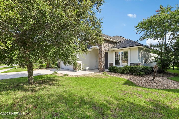 Property Photo: 1405 Autumn Pines Drive FL 32065
